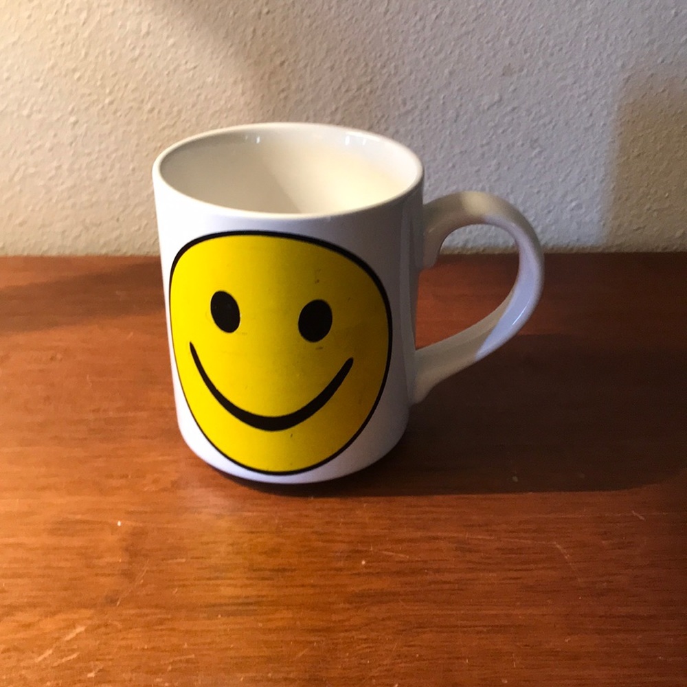 Vintage smiley face mug